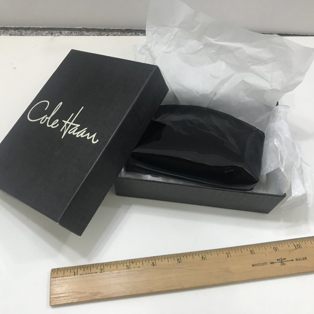 COLE HAAN - SMALL ZIP